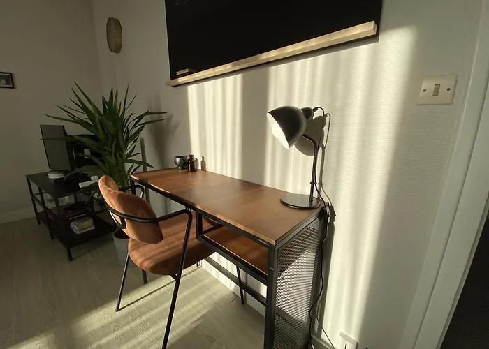 Grand Studio Calme Avec Balcon & Parking Gratuit