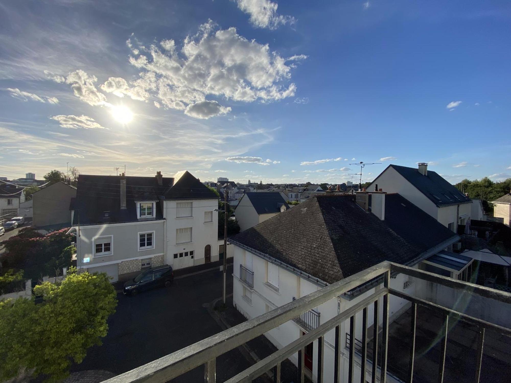 Apartment Grand Calme Avec Balcon & Parking Gratuit *