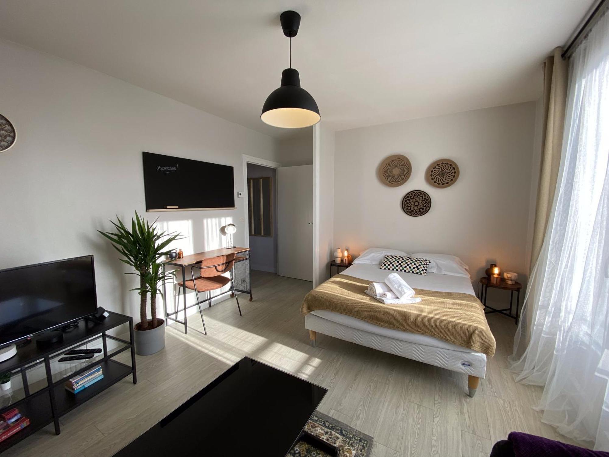 Grand Calme Avec Balcon & Parking Gratuit * Tours