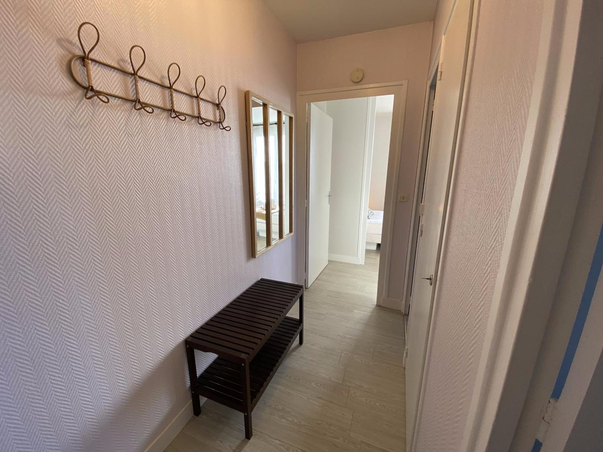 Grand Calme Avec Balcon & Parking Gratuit